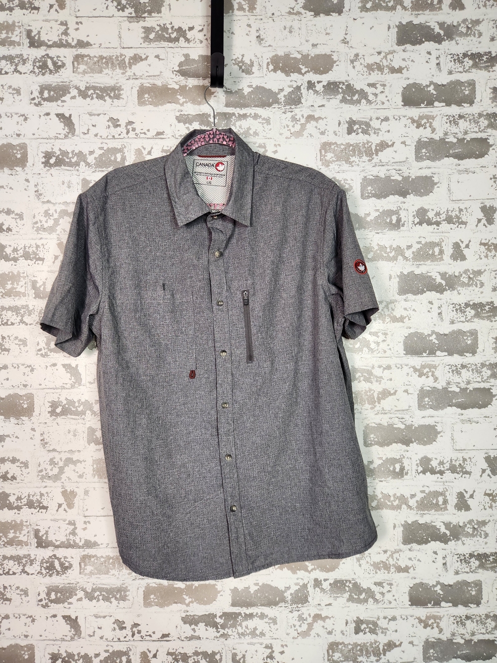 Men's Short-Sleeve Grey Button-Up Shirt